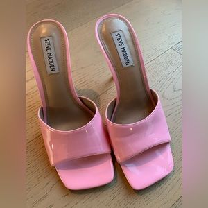 SIGNAL PINK PATENT STEVE NADDEB HEELED SANDALS👡